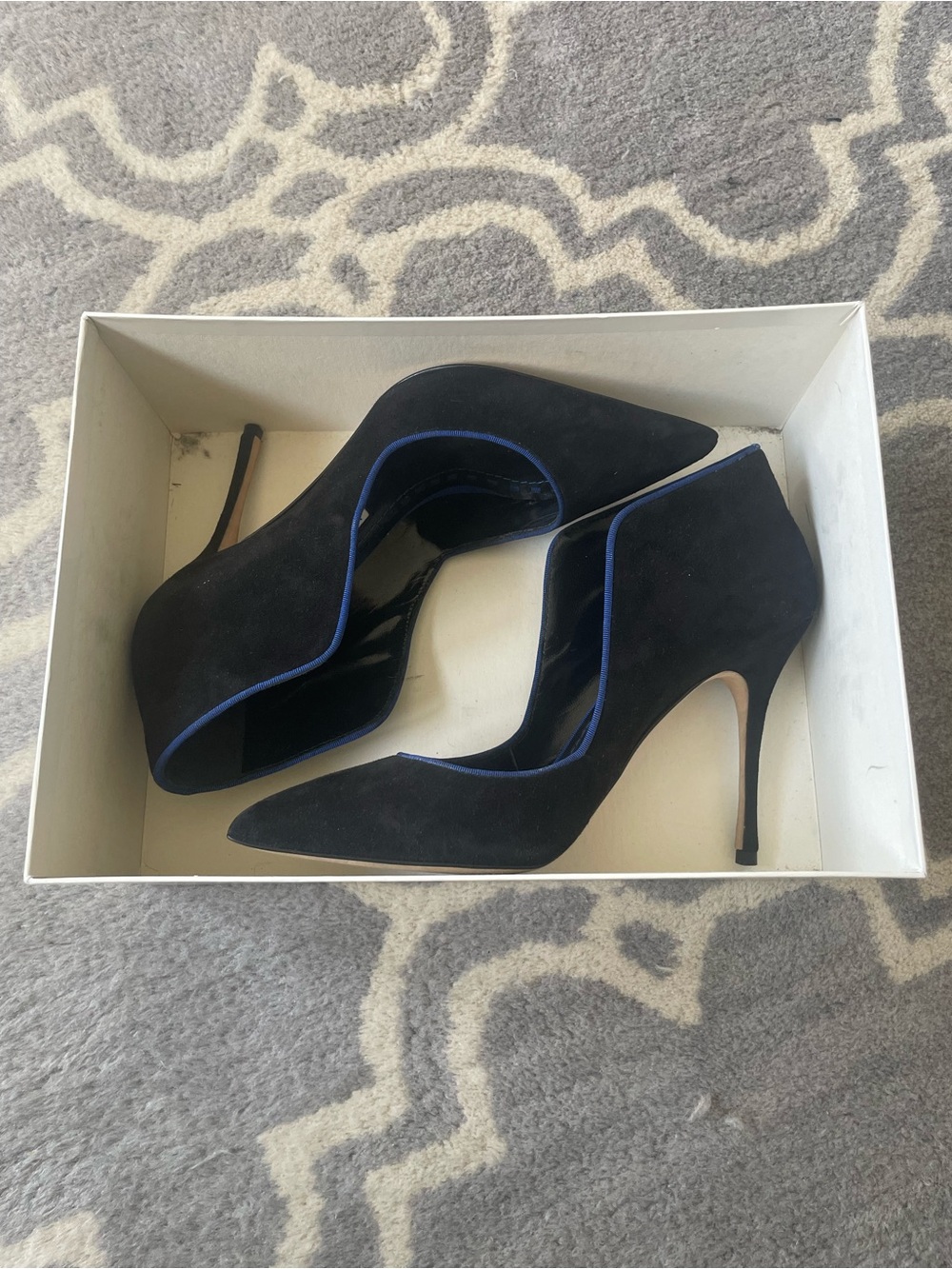 Manolo Blahnik Black Suede Pointed Stiletto Pumps with Blue Piping